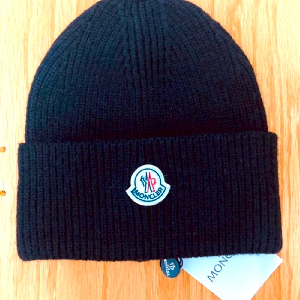 Moncler Beanie Unisex Knitted Hat Black Color